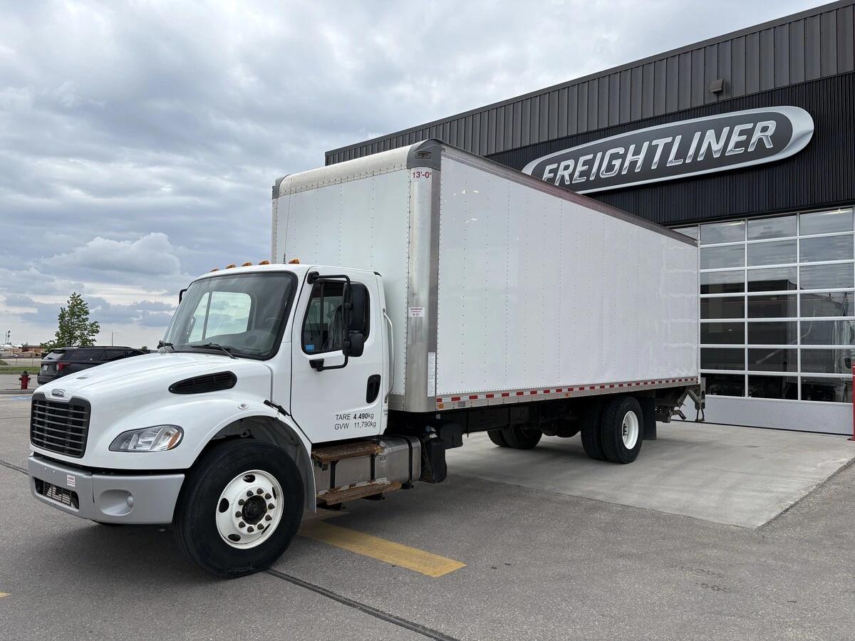 2022 Freightliner M2 106