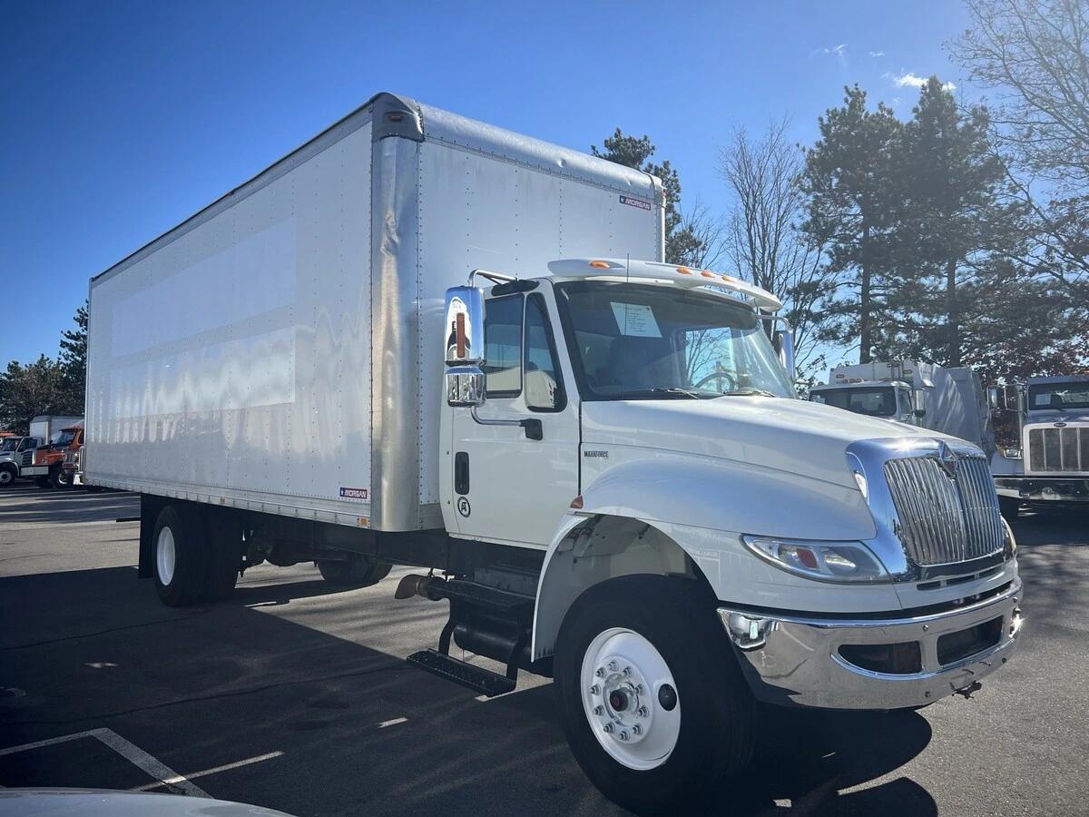 2015 International 4300 in Barrington, NH — photo 4