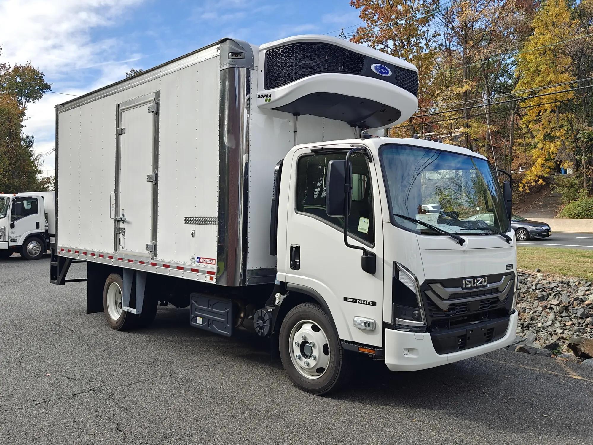 2025 Isuzu NRR