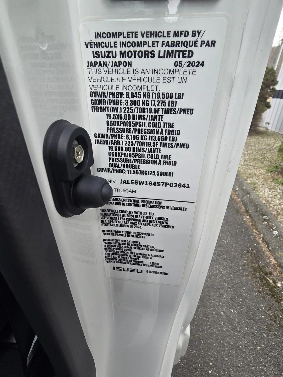 2025 Isuzu NRR in Danbury, CT — photo 12