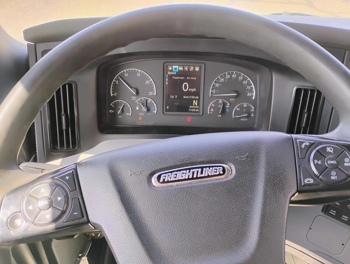 2022 Freightliner Cascadia — photo 16