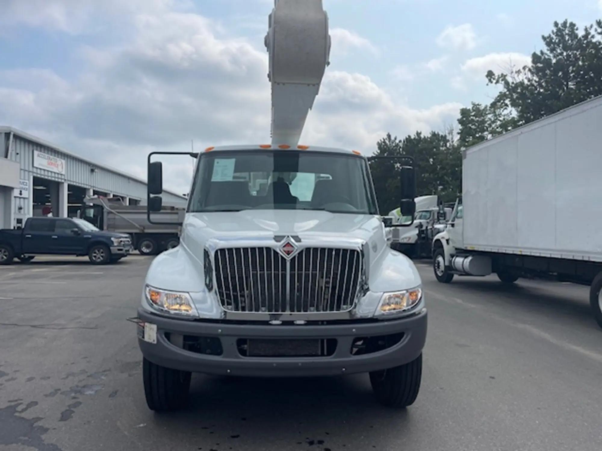 2019 International 4300 in Barrington, NH — photo 2