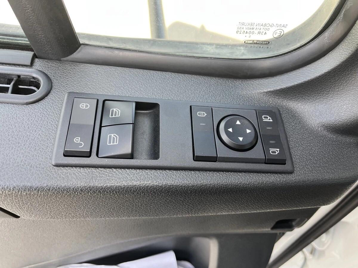 2027 Freightliner M2 106 — photo 13