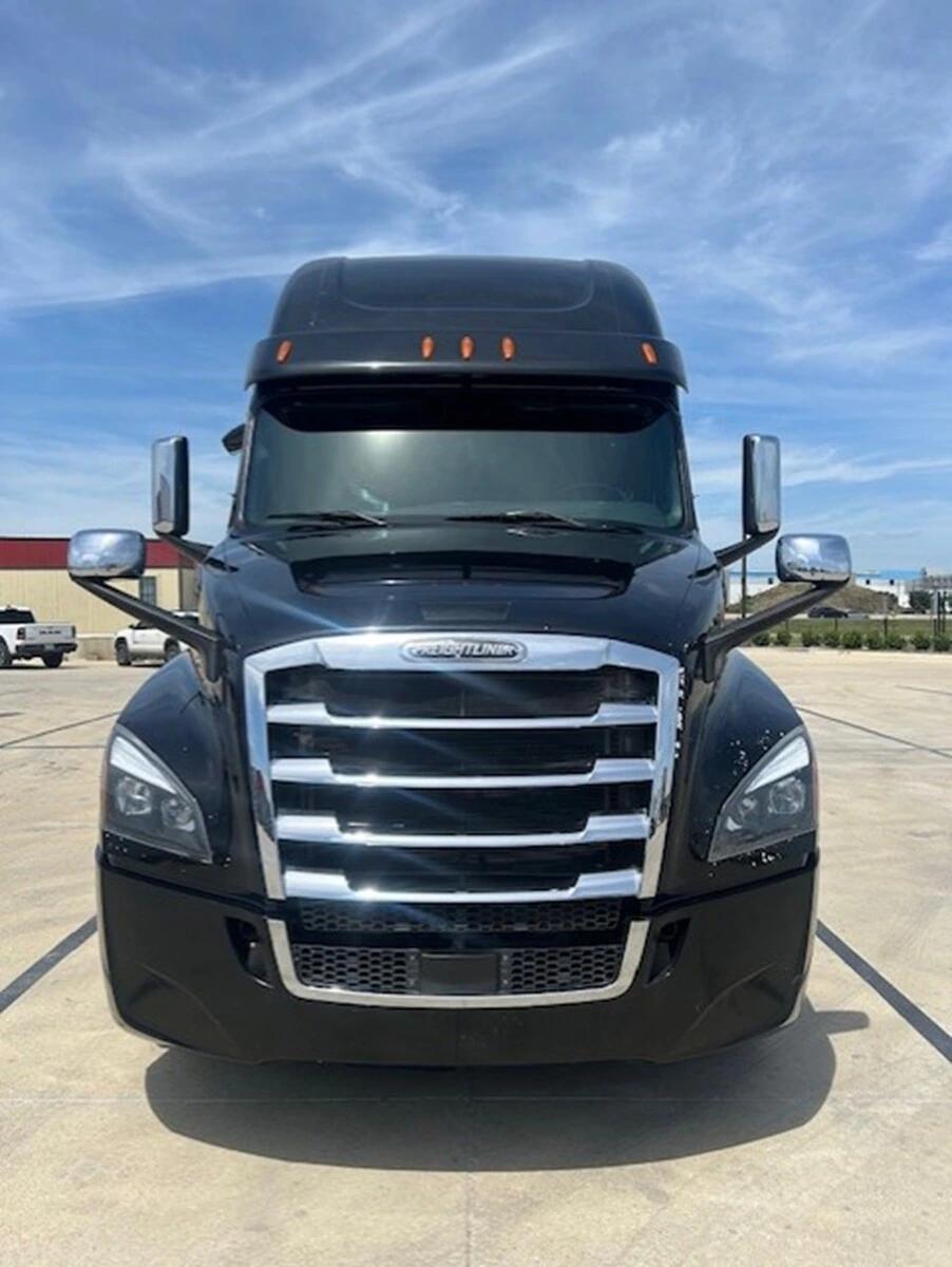 2022 Freightliner Cascadia — photo 5