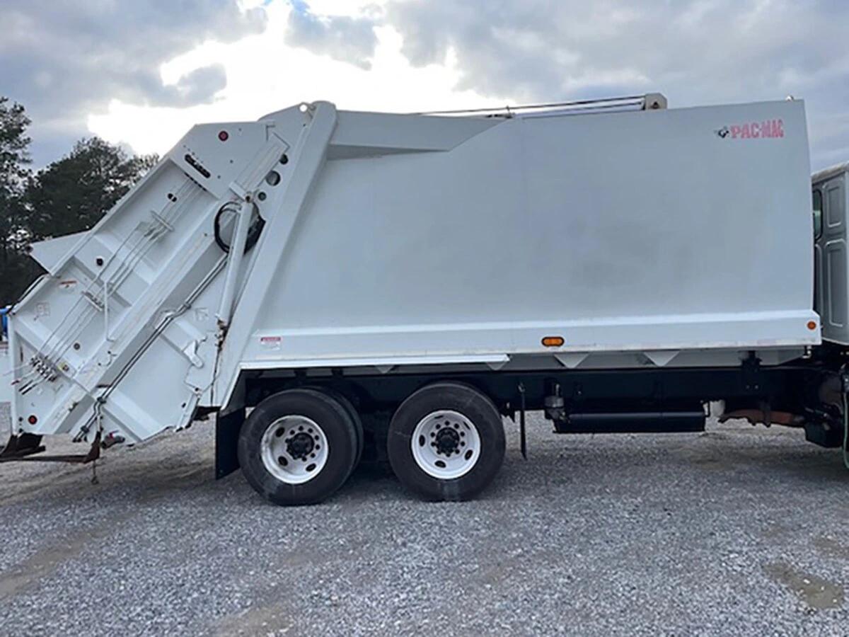 2020 Western Star 4700 in Warminster, PA — photo 10