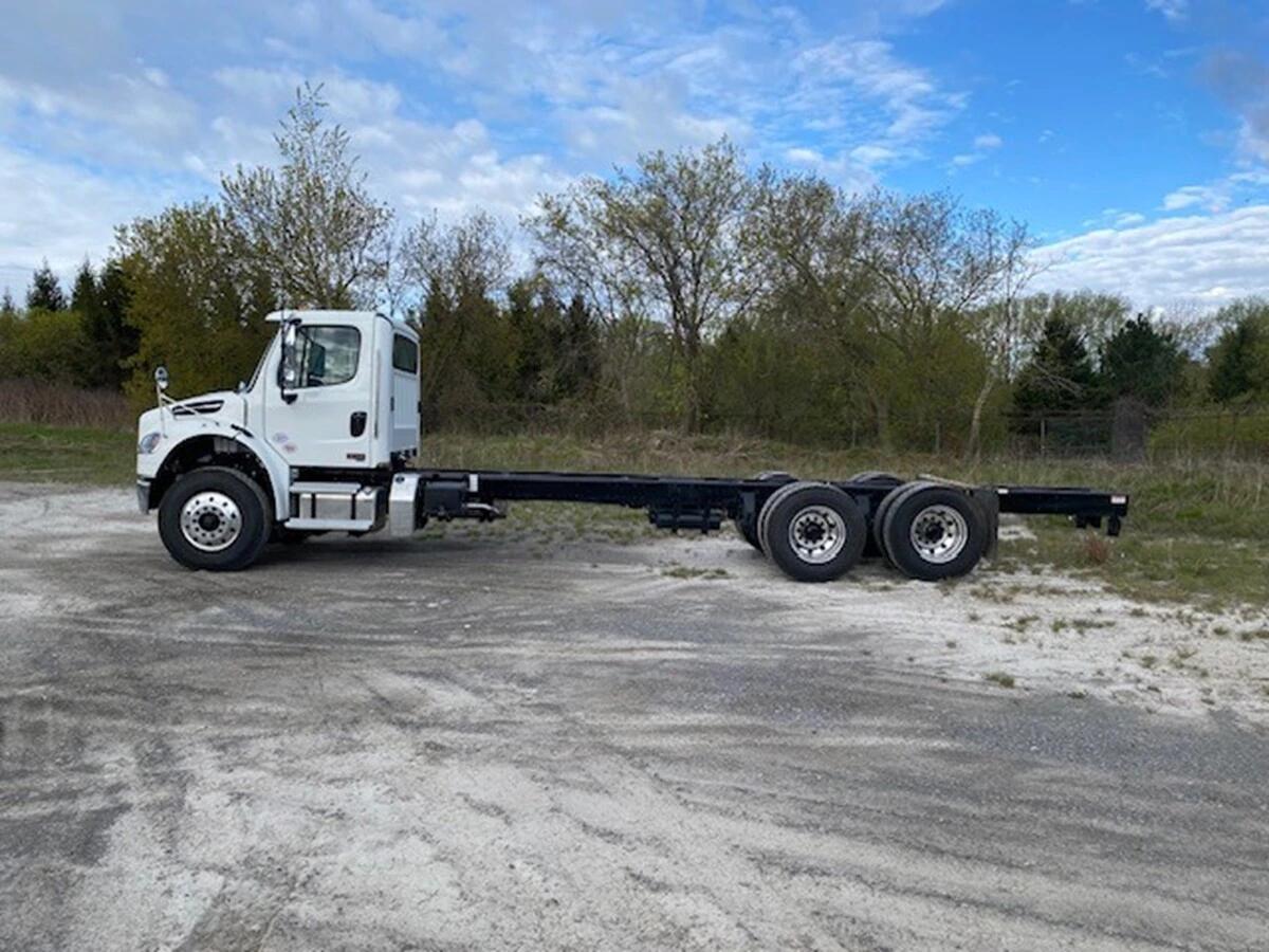 2027 Freightliner M2 106 — photo 6