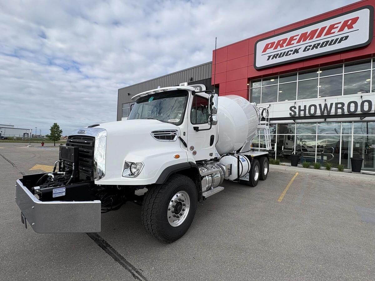 2027 Freightliner 114SD