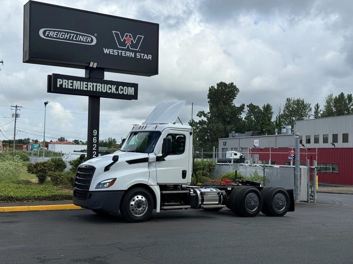 2027 Freightliner Cascadia