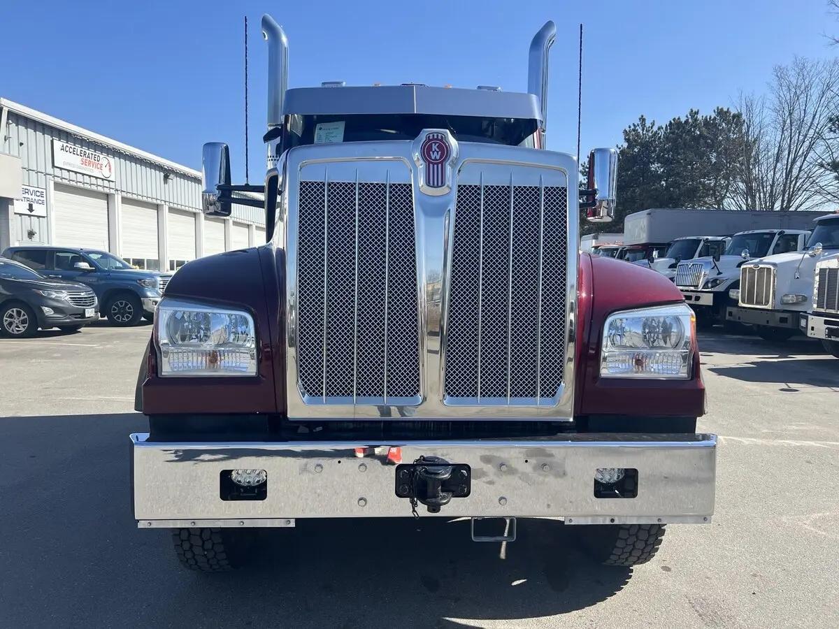 2024 Kenworth W900 in Saco, ME — photo 4