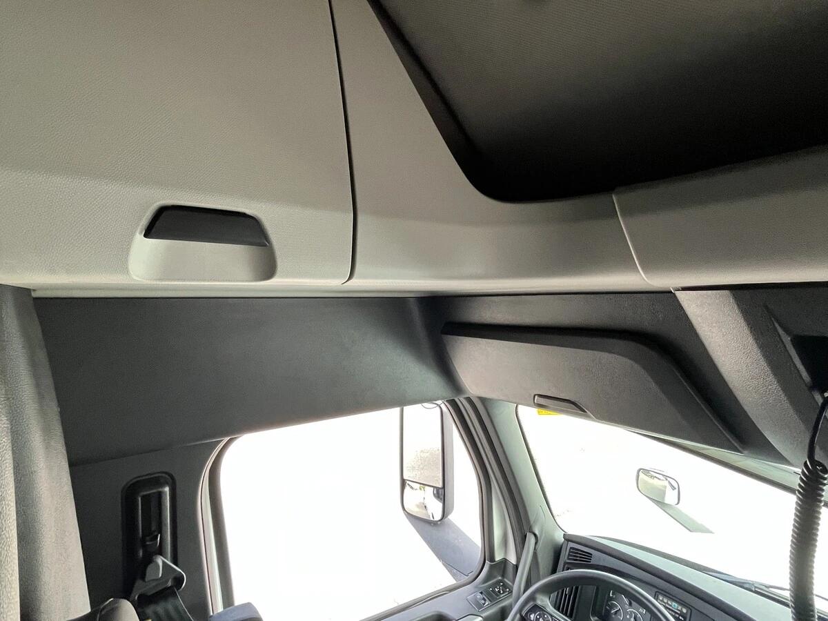 2019 Freightliner Cascadia — photo 43