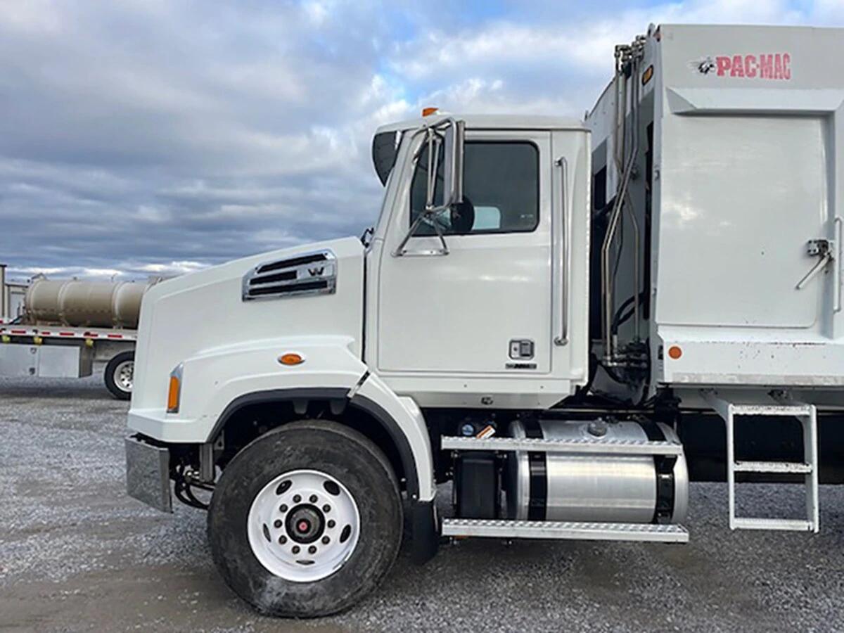 2020 Western Star 4700 in Warminster, PA — photo 24