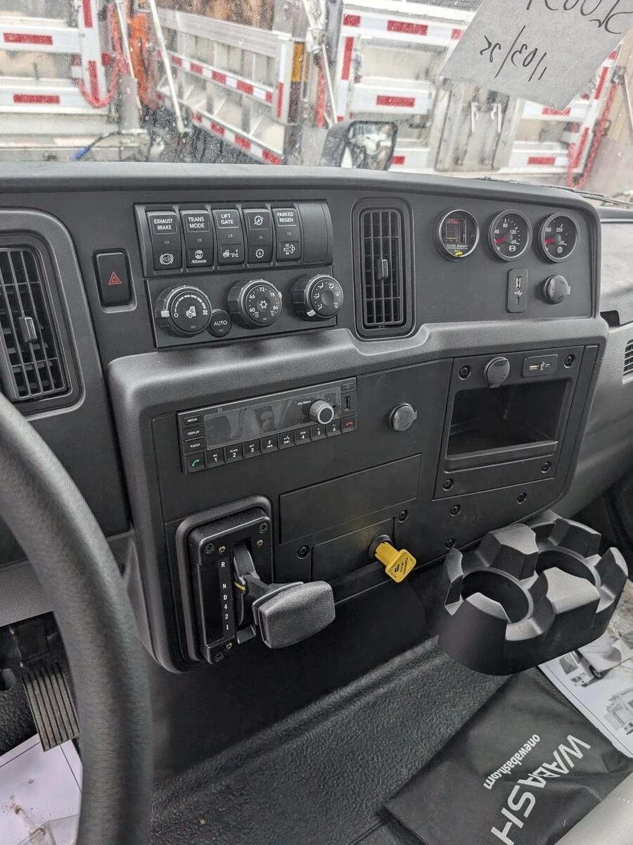 2025 International MV in Warminster, PA — photo 9