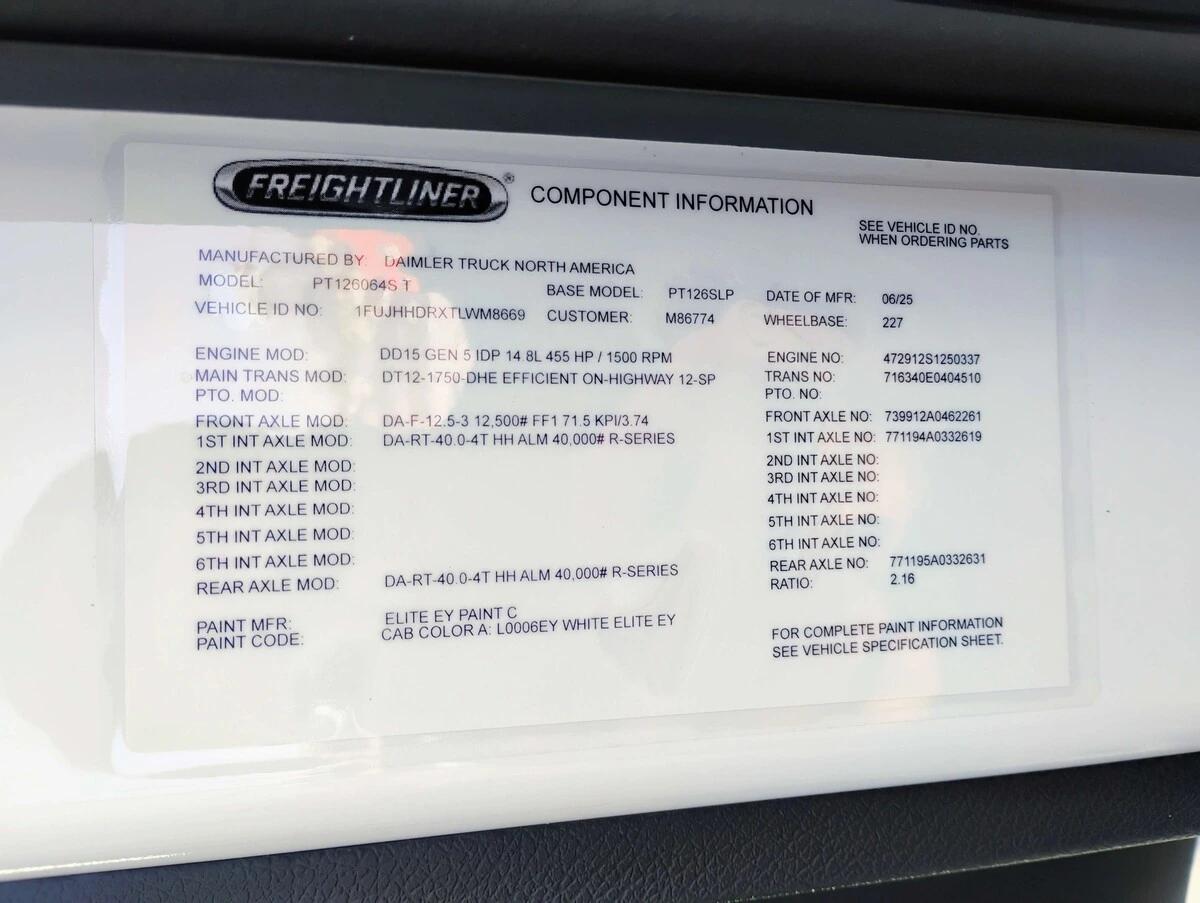 2026 Freightliner Cascadia in Eau Claire, WI — photo 26