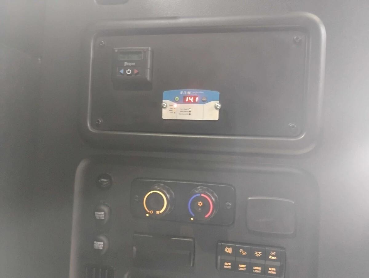 2025 Freightliner Cascadia — photo 23