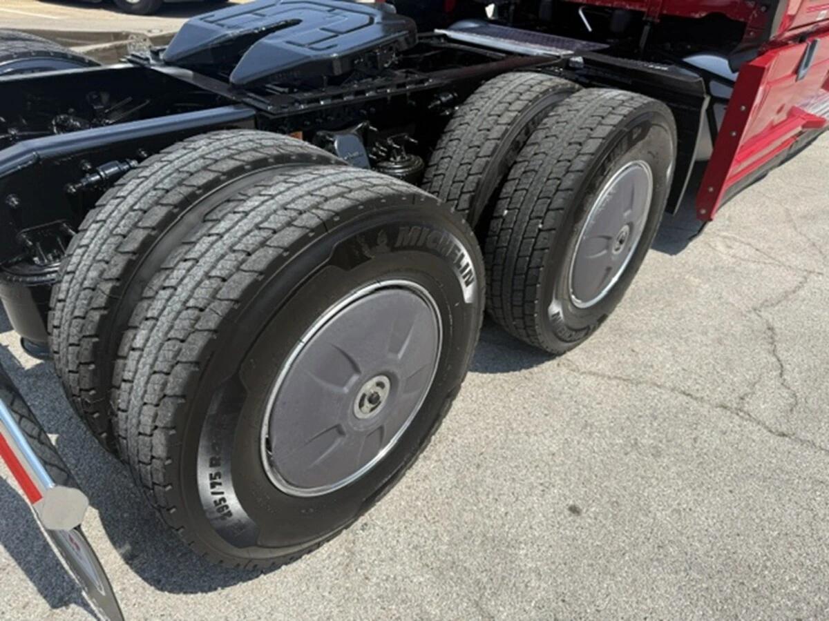 2022 Freightliner Cascadia — photo 5