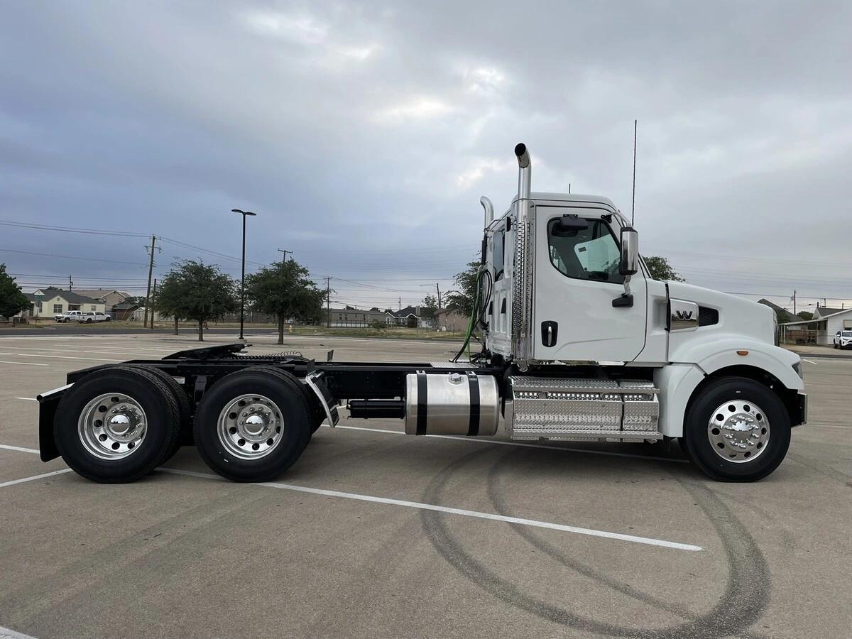 2027 Western Star 49X — photo 5