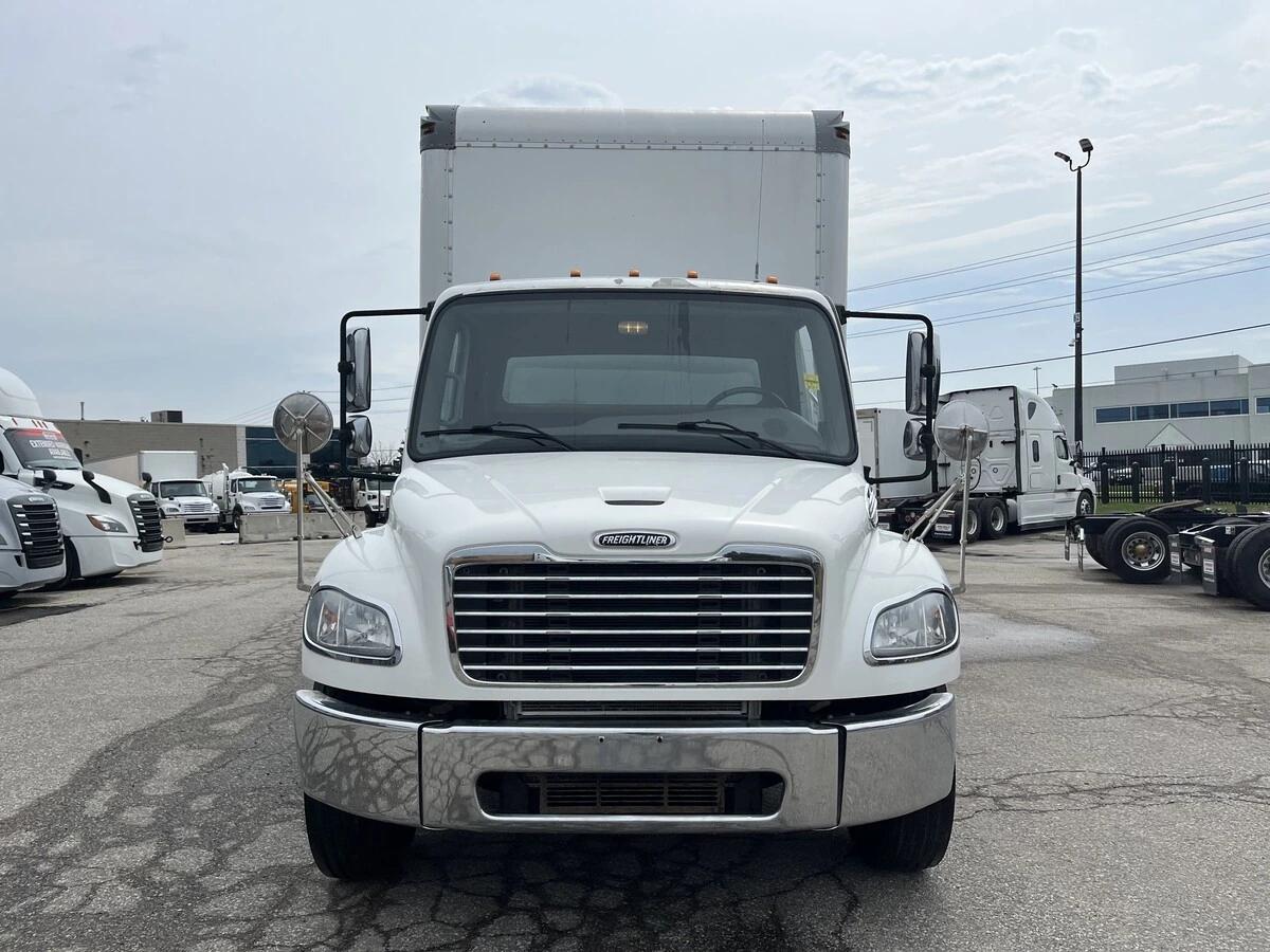 2019 Freightliner M2 106 in London, ON — photo 2