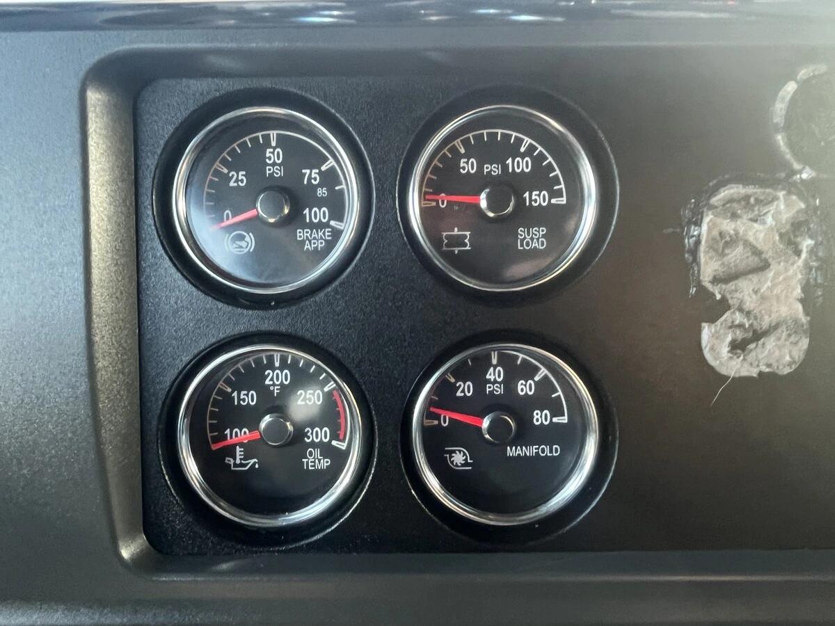 2023 Peterbilt 579 in Kansas City, MO — photo 24