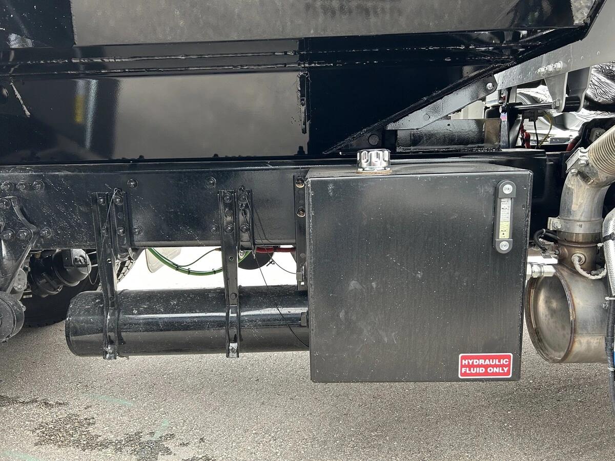2026 Freightliner M2 106 — photo 15