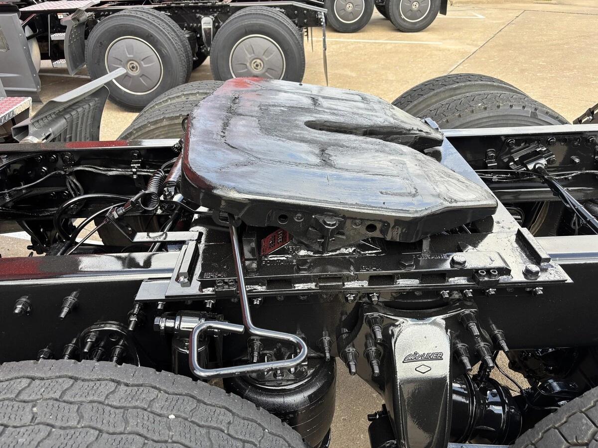 2022 Freightliner Cascadia in Tulsa, OK — photo 7