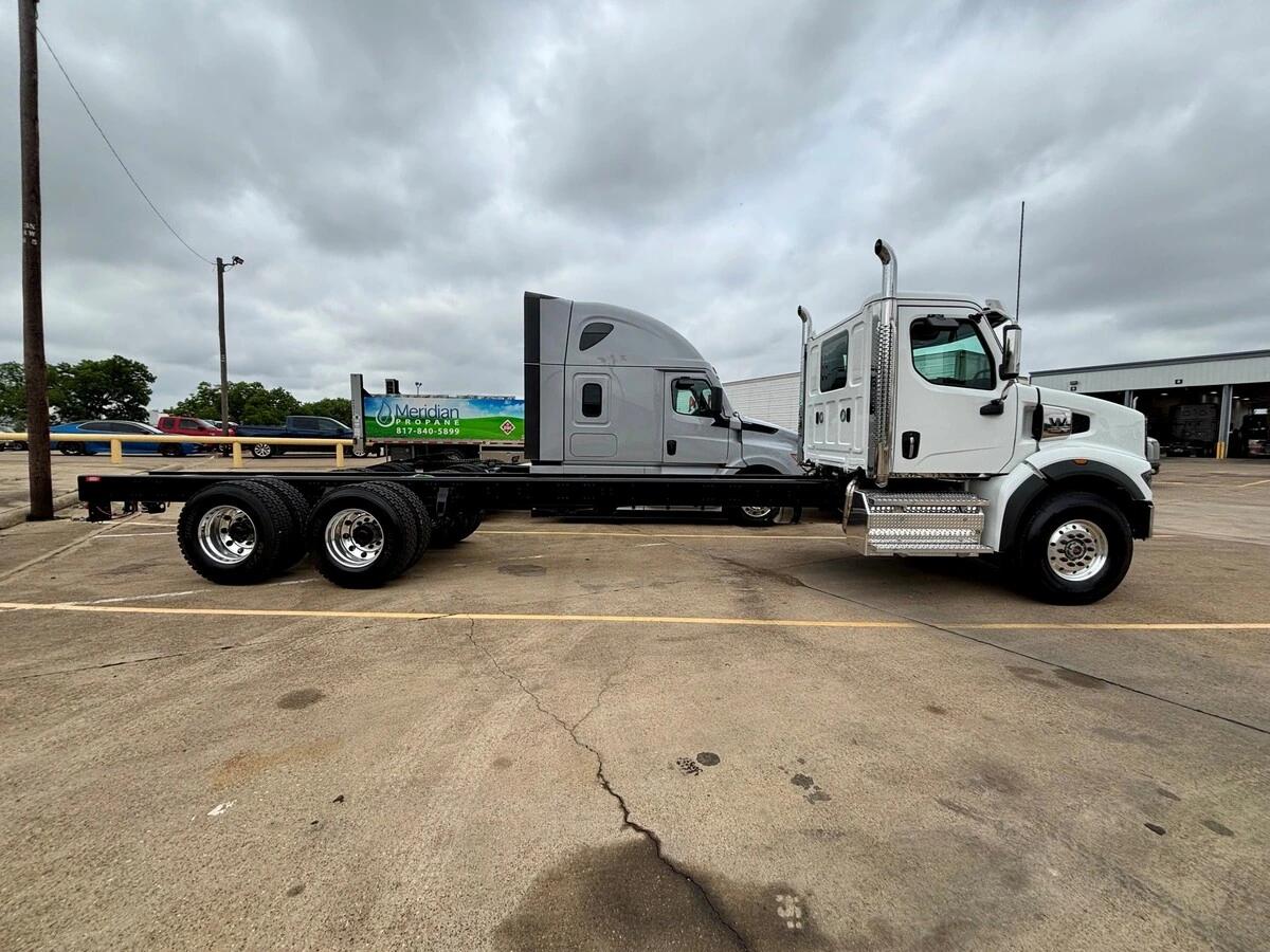 2027 Western Star 49X — photo 7