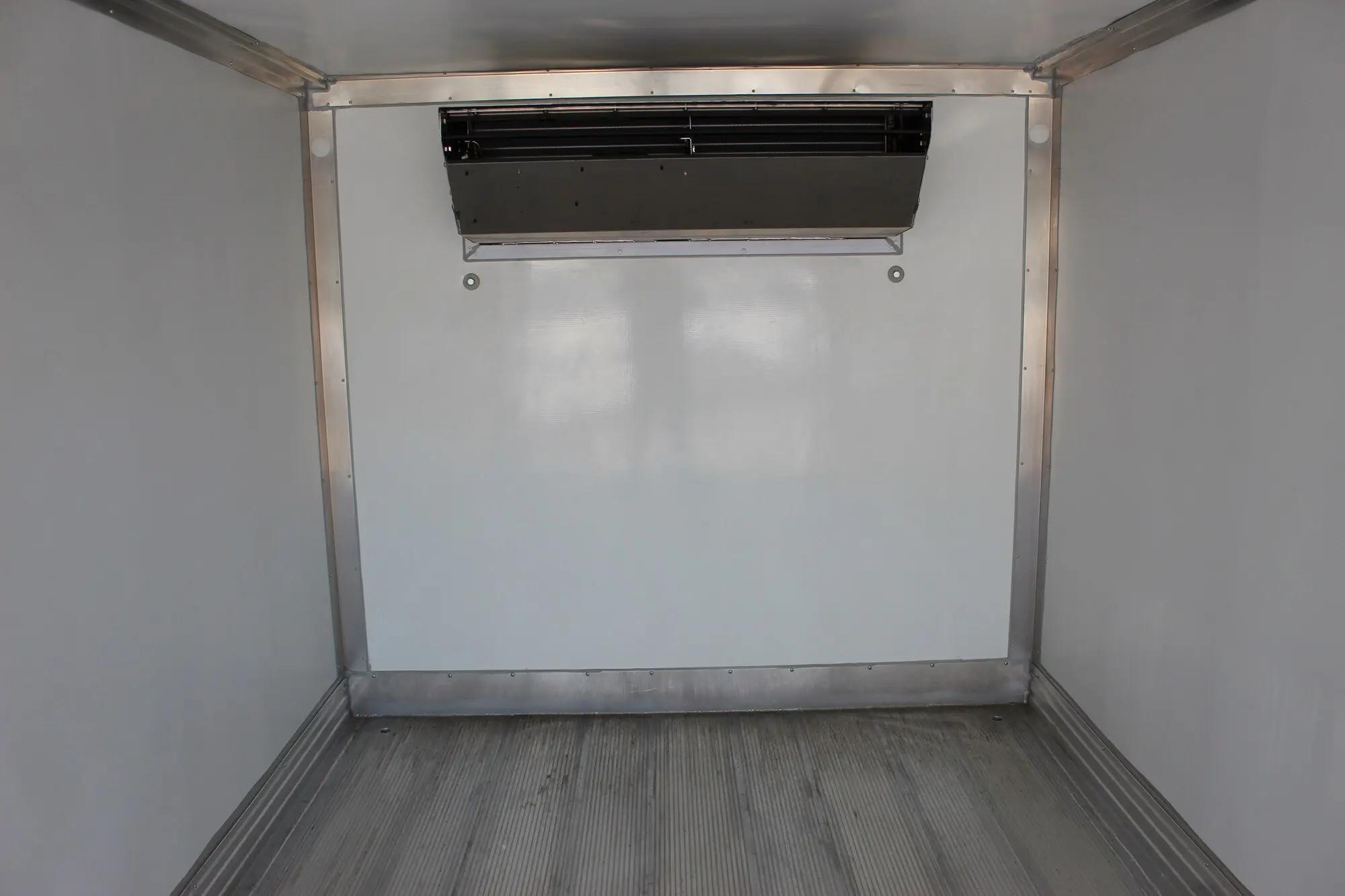 2024 Isuzu NRR in Wilmington, MA — photo 15