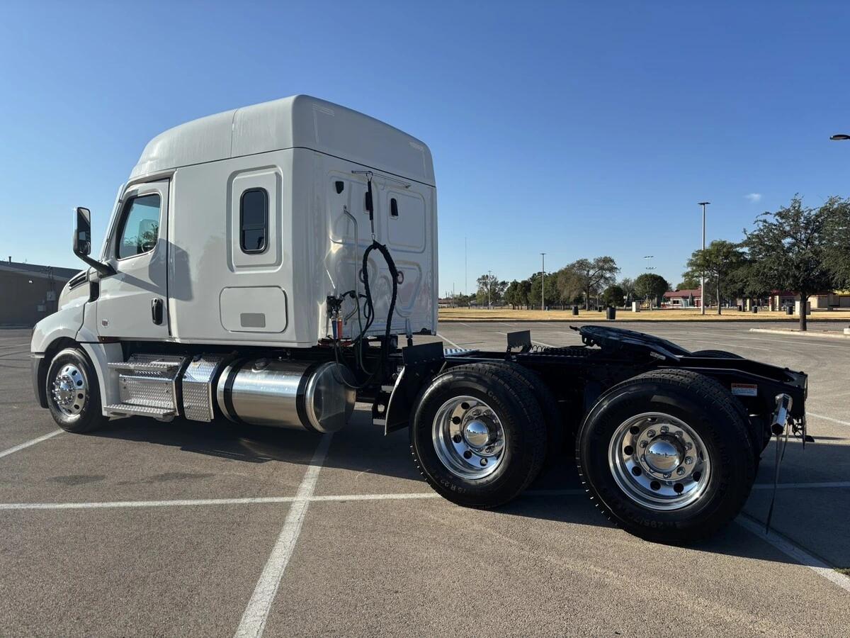 2026 Freightliner Cascadia in Amarillo, TX — photo 3