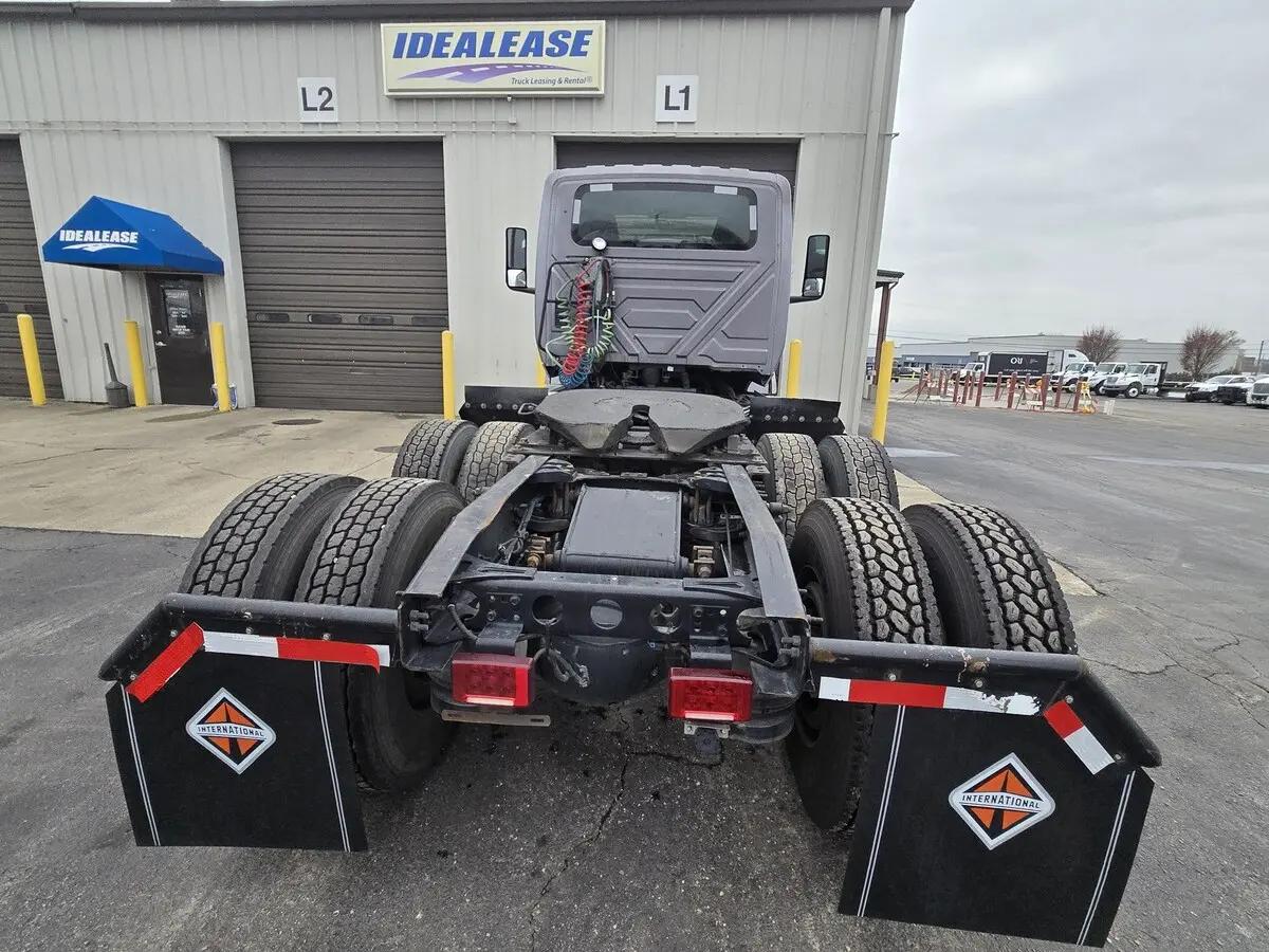 2019 International LT in Louisville, KY — photo 4