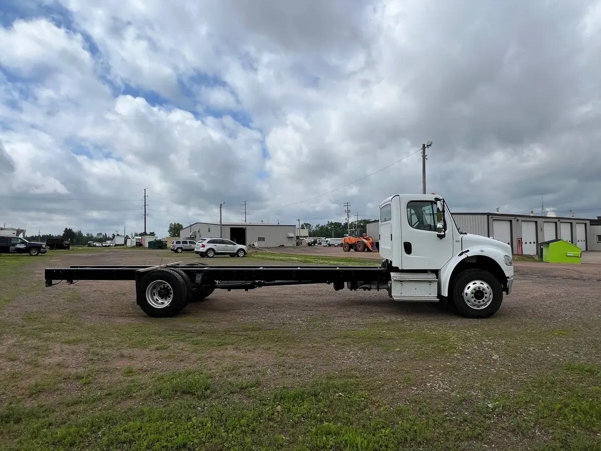 2019 Freightliner M2 106 in Cameron, WI — photo 3