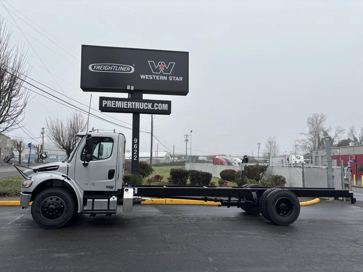 2025 Freightliner M2 106