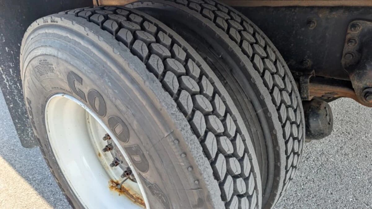 2022 Freightliner M2 106 — photo 6