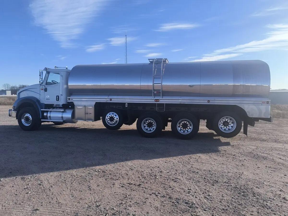 2020 International HX in Marshfield, WI — photo 3