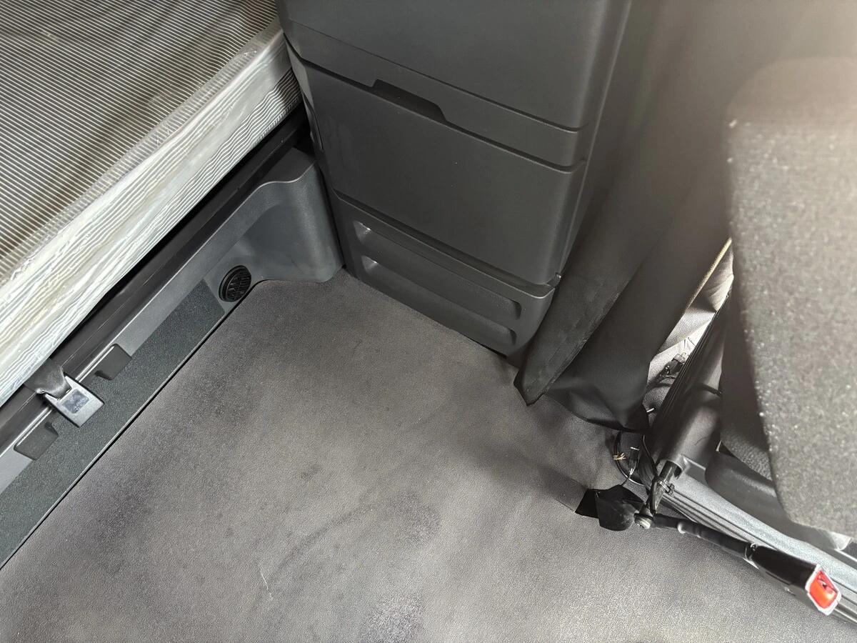 2025 Freightliner Cascadia — photo 13