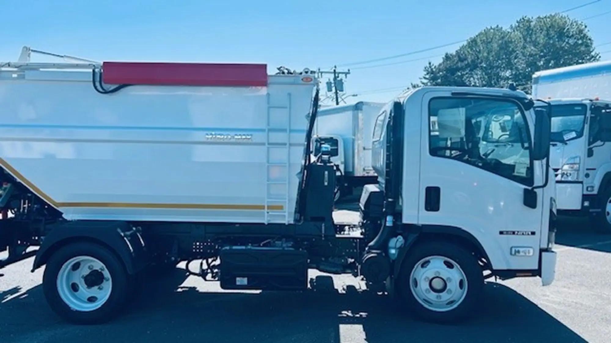 2025 Isuzu NRR in Hartford, CT — photo 2
