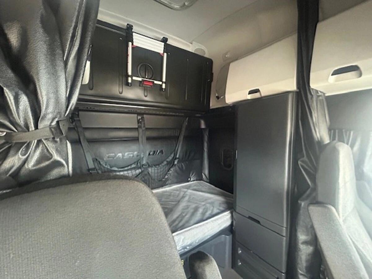2024 Freightliner Cascadia — photo 16