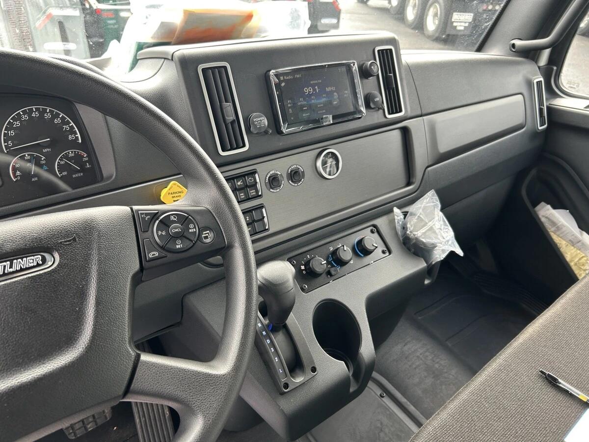 2026 Freightliner M2 106 — photo 16