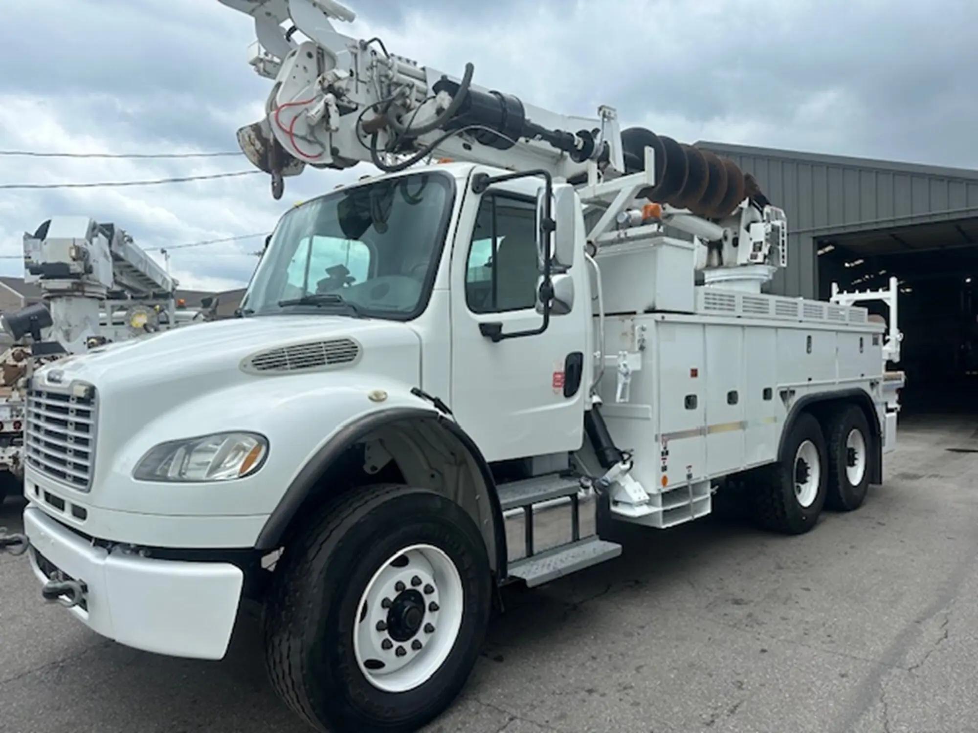2013 Freightliner M2 106