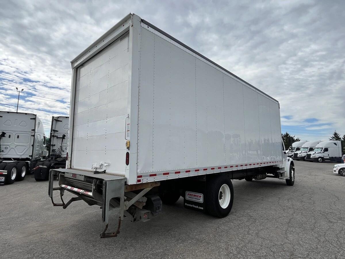 2022 Freightliner M2 106 — photo 9