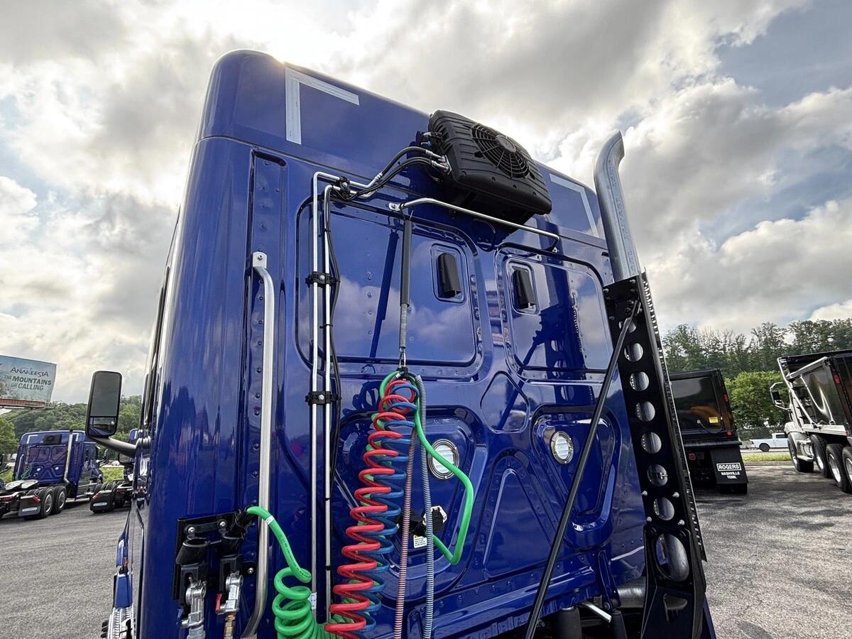 2026 Freightliner Cascadia in Knoxville, TN — photo 18