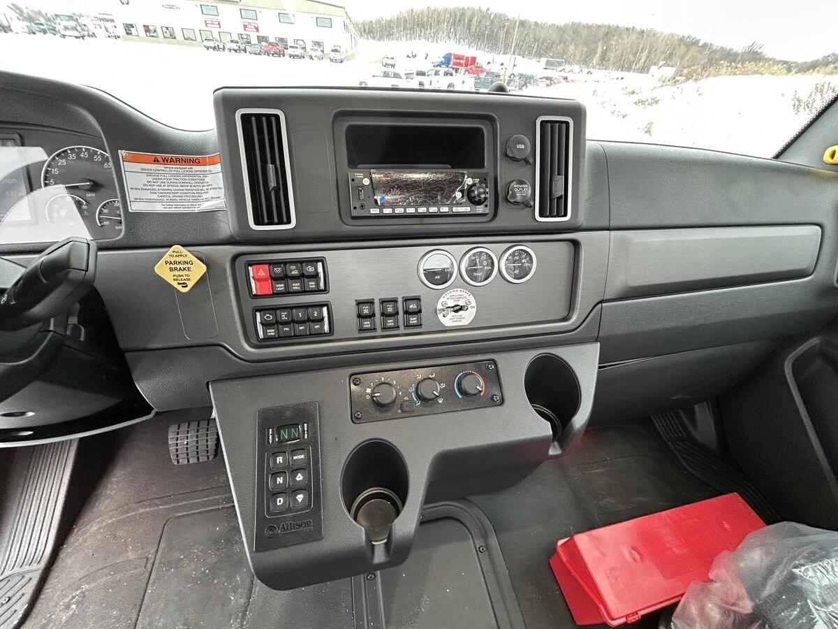2025 Freightliner M2 106 in Roberts, WI — photo 8