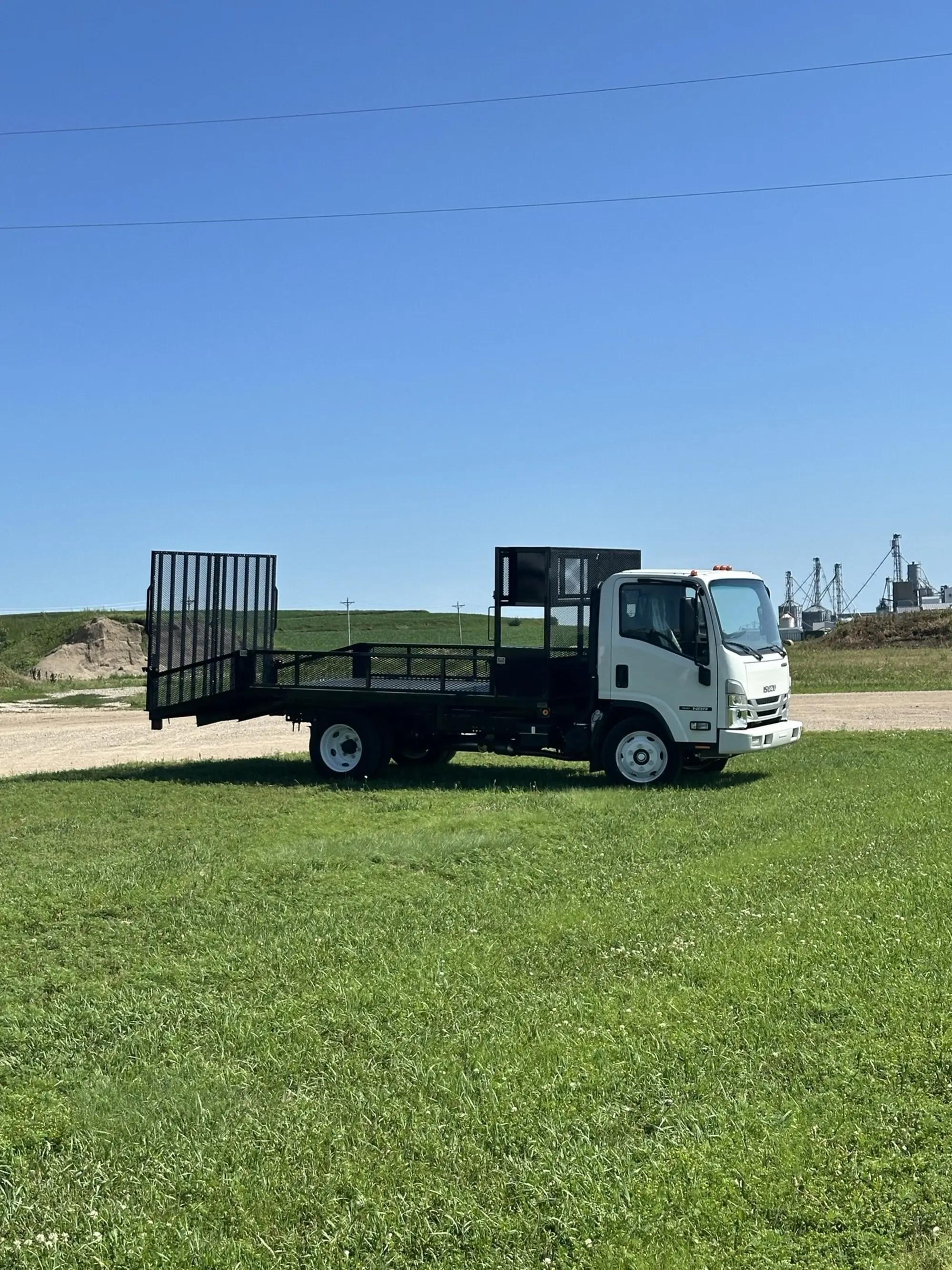 2024 Isuzu NRR in Cherokee, IA — photo 6