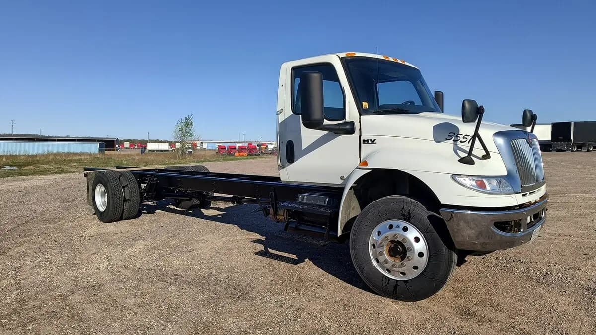 2021 International MV in Marshfield, WI — photo 2