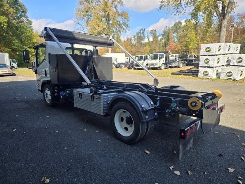 2024 Isuzu NRR in Danbury, CT — photo 10