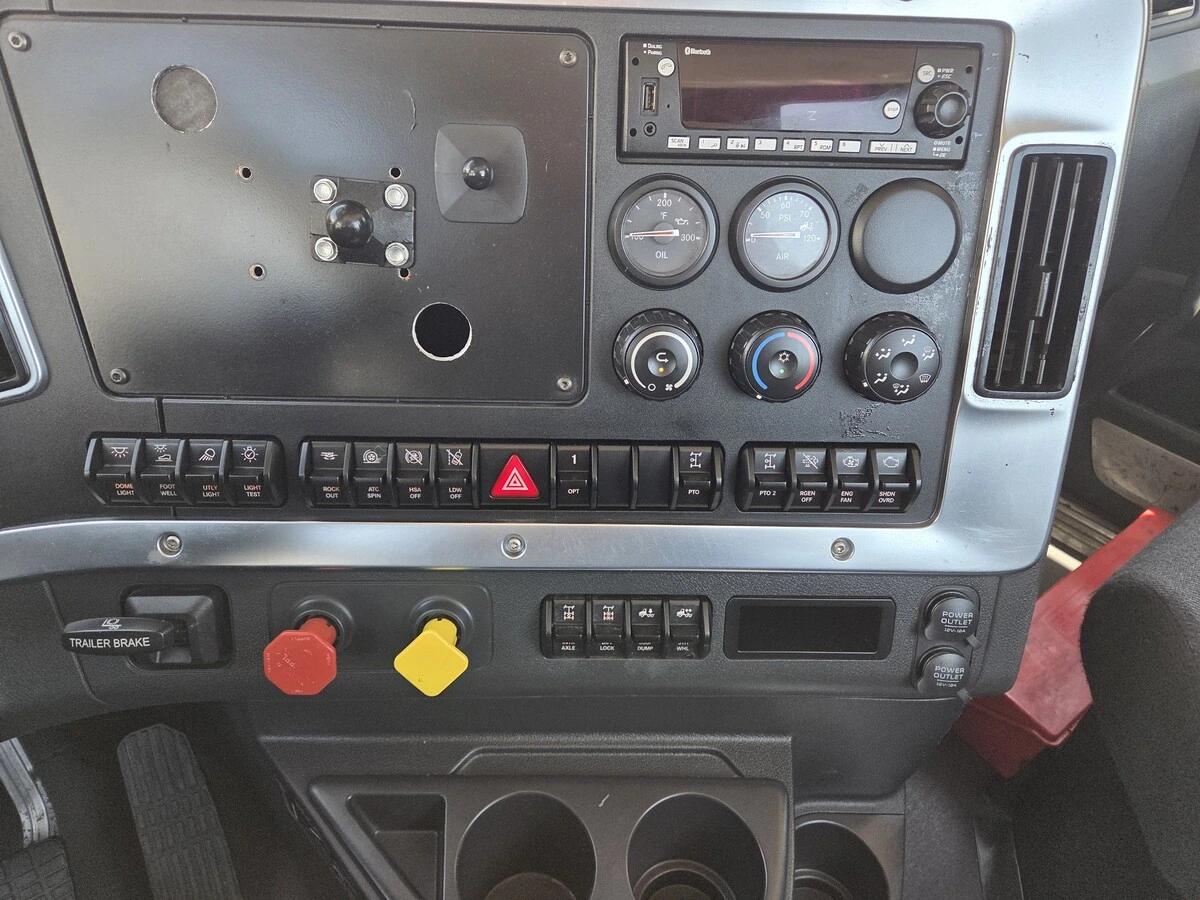 2022 Western Star 49X — photo 10