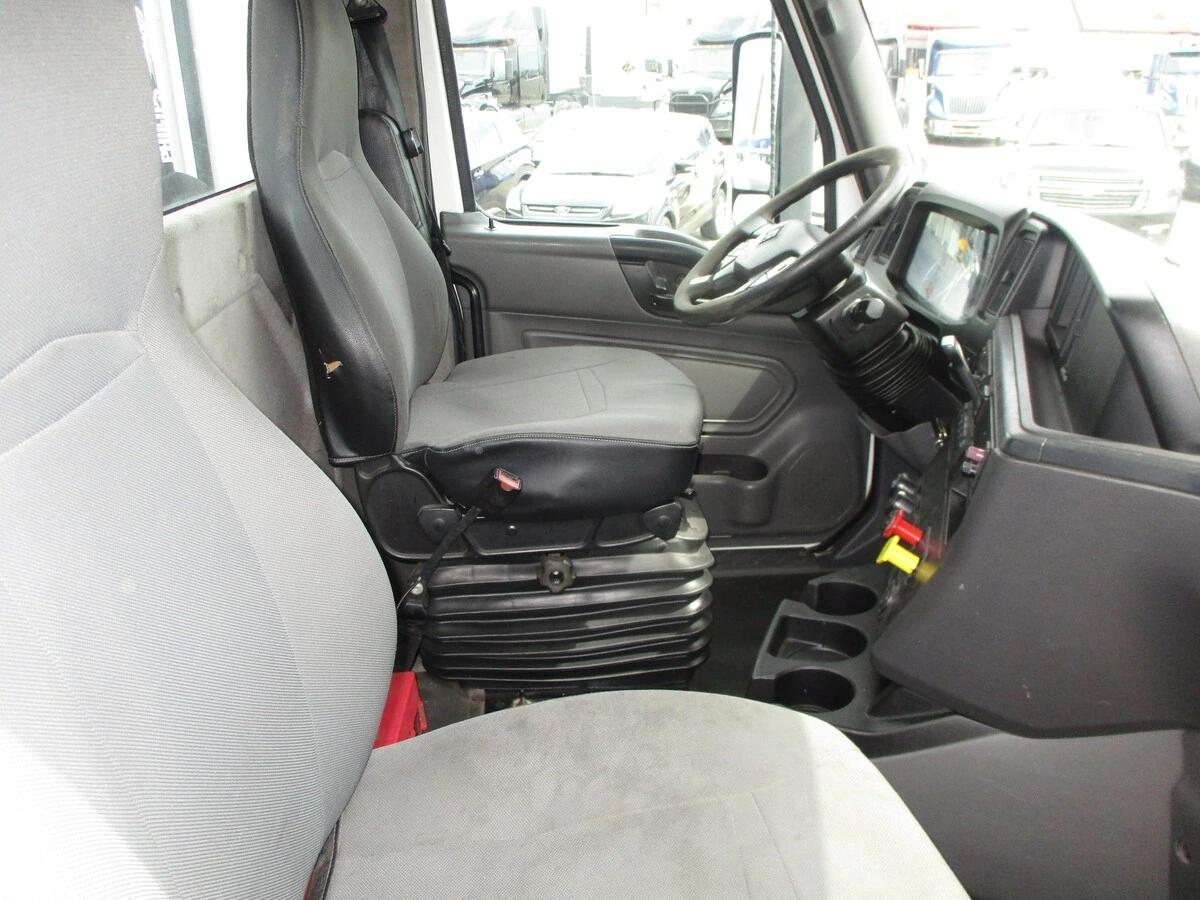 2019 International LT in Altoona, IA — photo 21