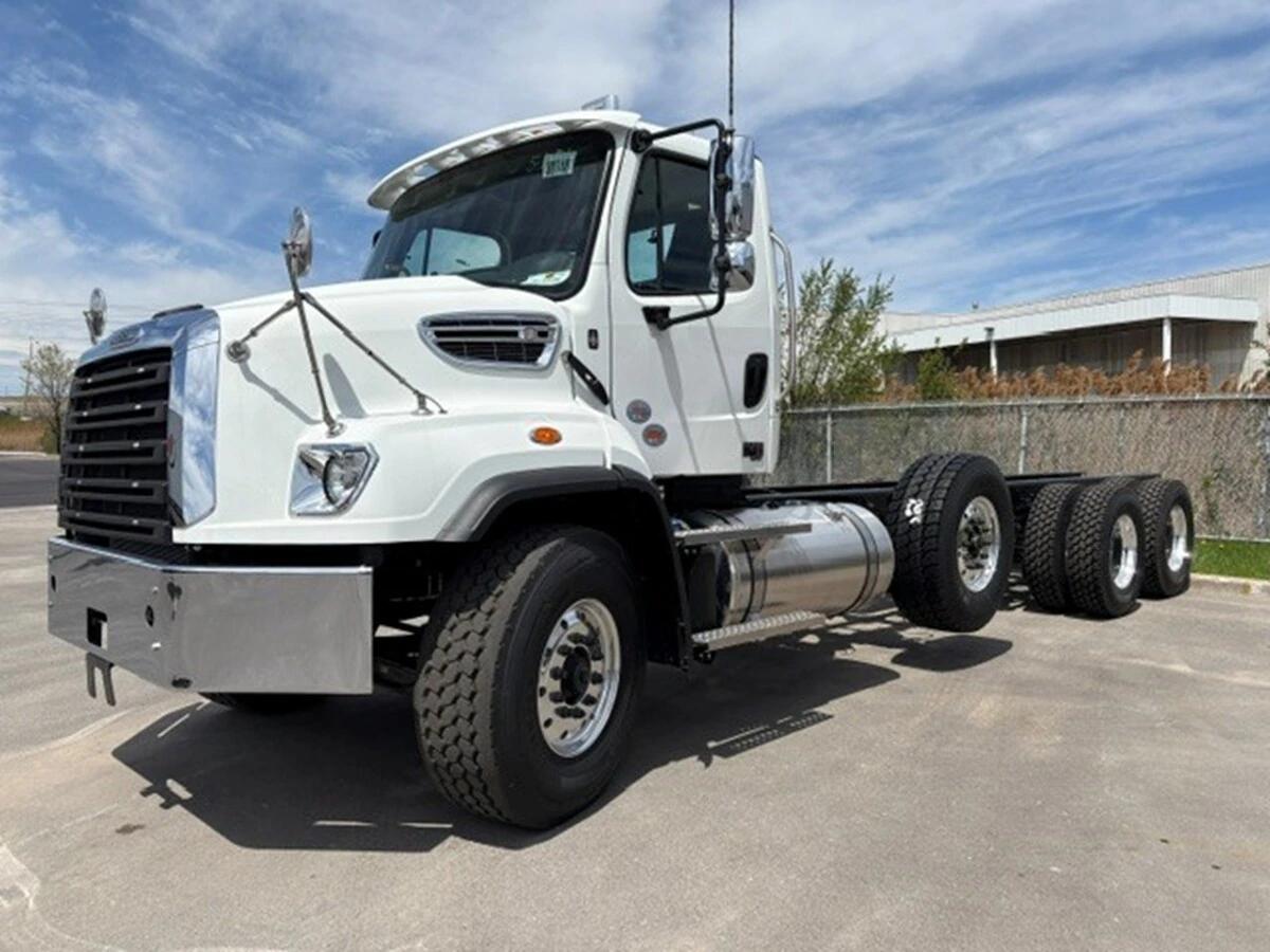 2027 Freightliner 114SD