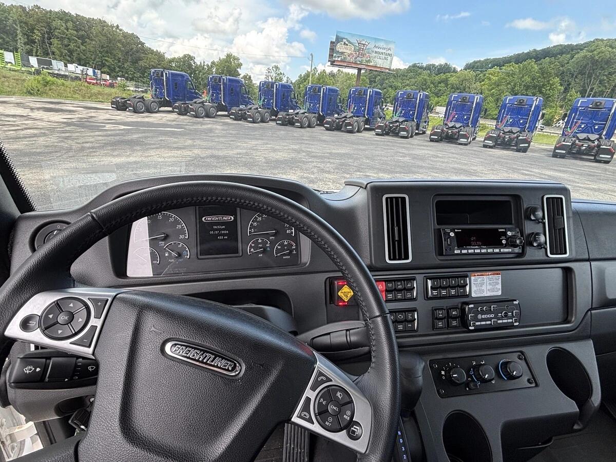 2025 Freightliner M2 106 in Knoxville, TN — photo 11