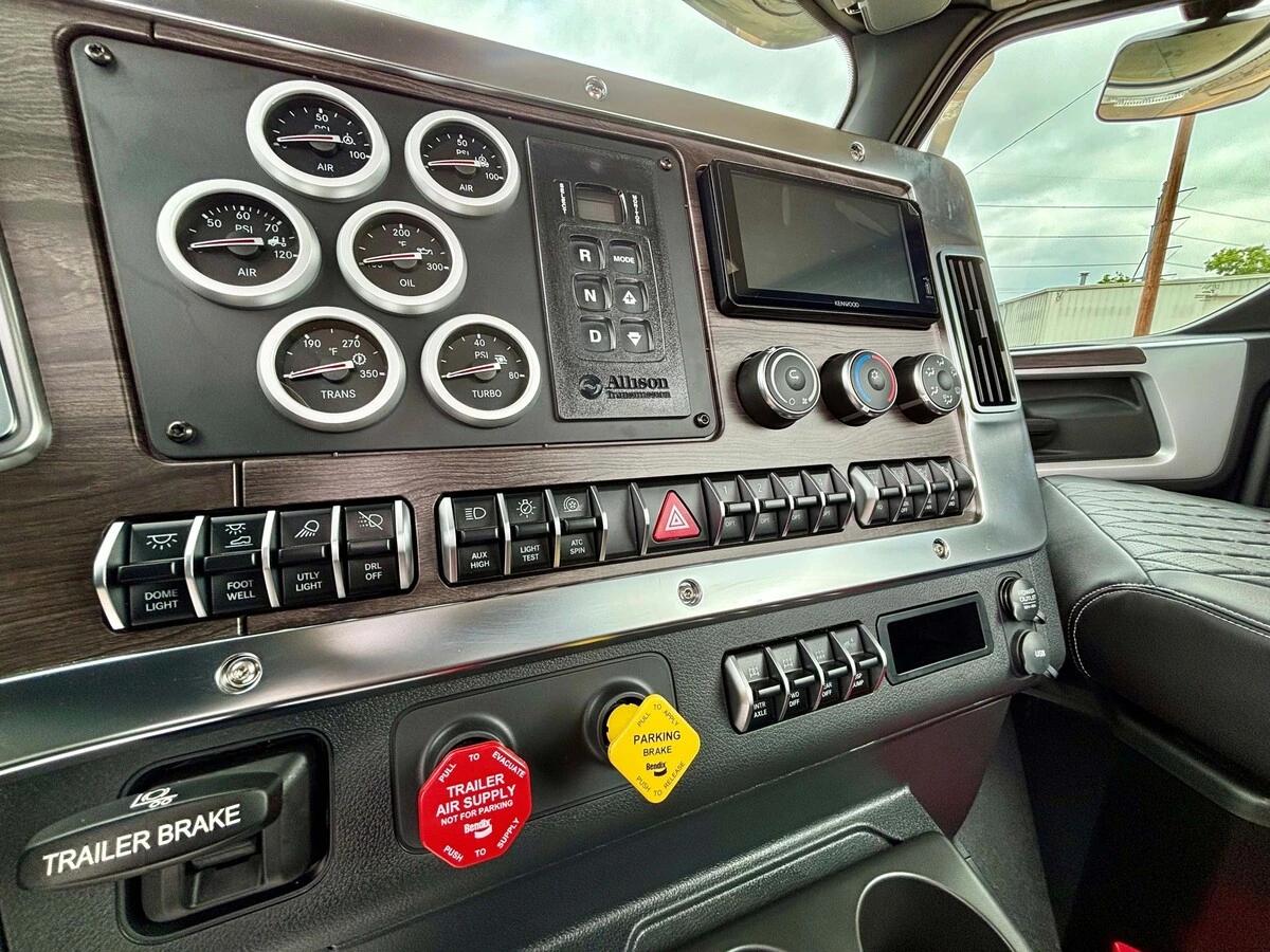2027 Western Star 49X — photo 17