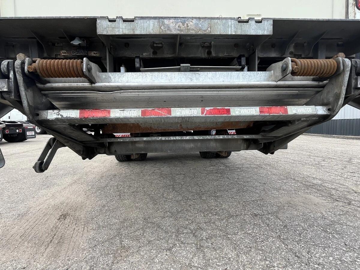 2019 Freightliner M2 106 — photo 14