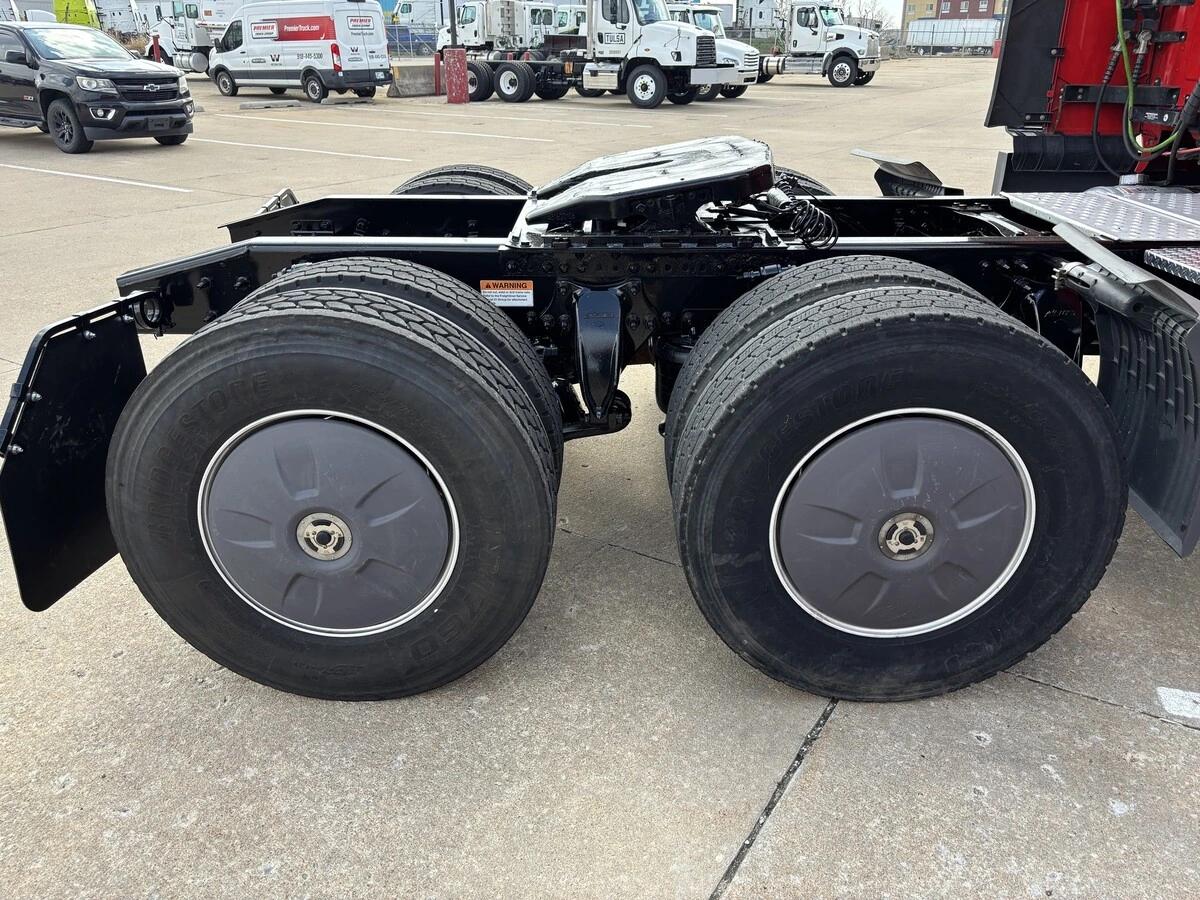 2022 Freightliner Cascadia in Tulsa, OK — photo 6